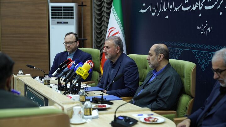 امضای تفاهمنامه ساخت گلزار شهدای میناب