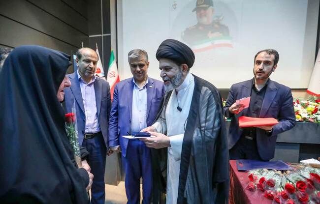 پاسداری از خون شهیدان ضامن بقای امنیت و ثبات کشور و جبهه مقاومت است
