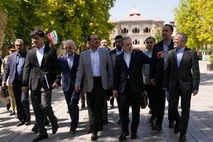 توافق خیلی دور خیلی نزدیک