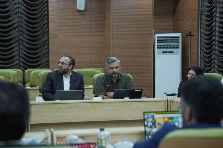 نشست پژوهشی با موضوع آسیب شناسی و تحلیل نقش ایثارگران