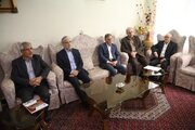 وزیر علوم: خانواده‌های شهدا سرمایه‌های معنوی کشور هستند