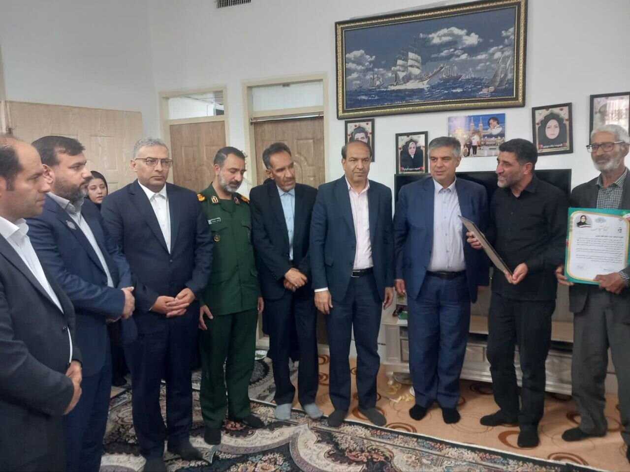 دیدار استاندار مرکزی با خانواده شهیدان شیخی و حیدری