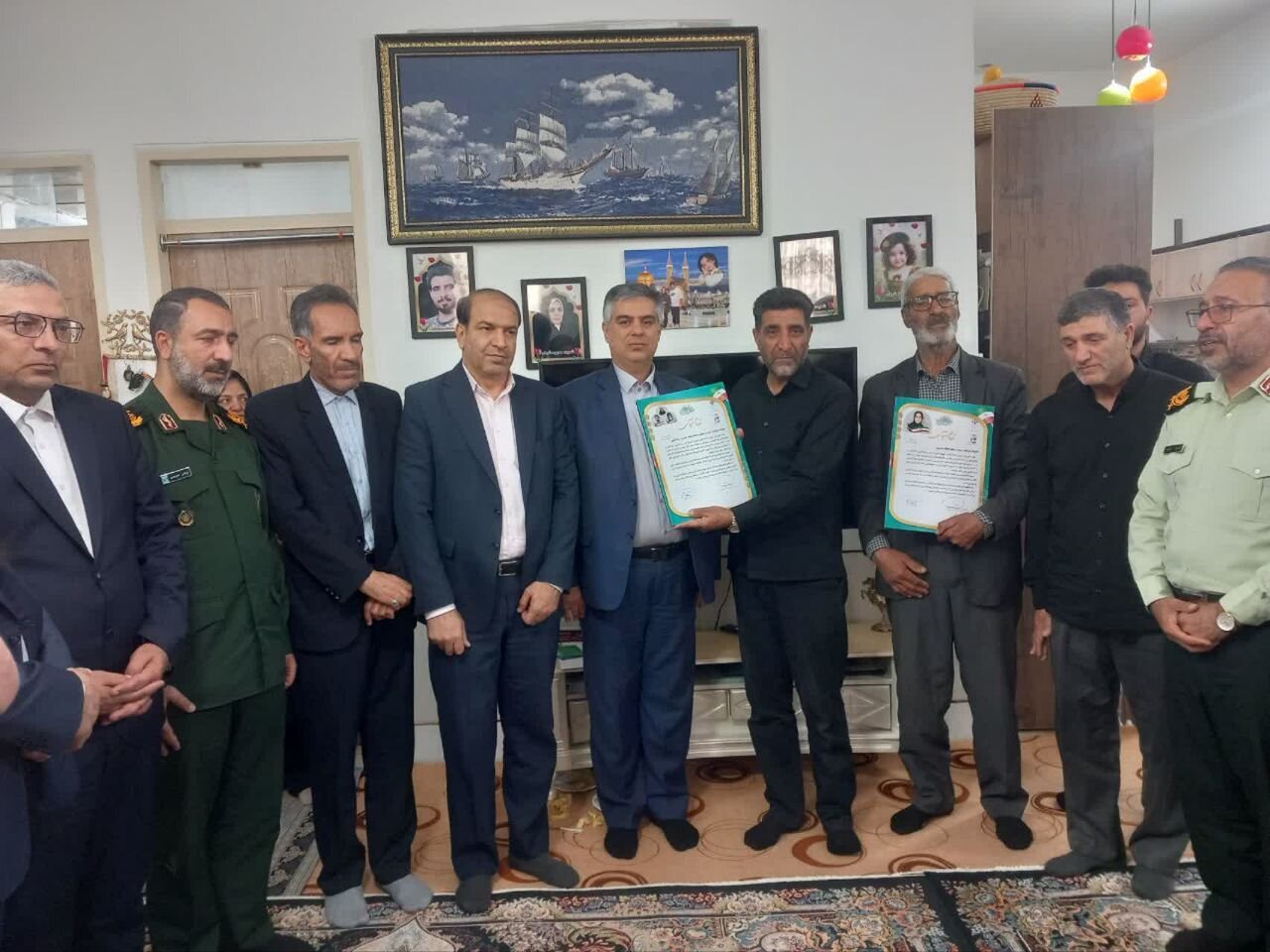دیدار استاندار مرکزی با خانواده شهیدان شیخی و حیدری