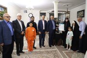 دیدار با خانواده شهیدان والامقام «حسین امیدواری»و «وحید هاشمی» از شهدای جنگ رمضان در اراک+عکس