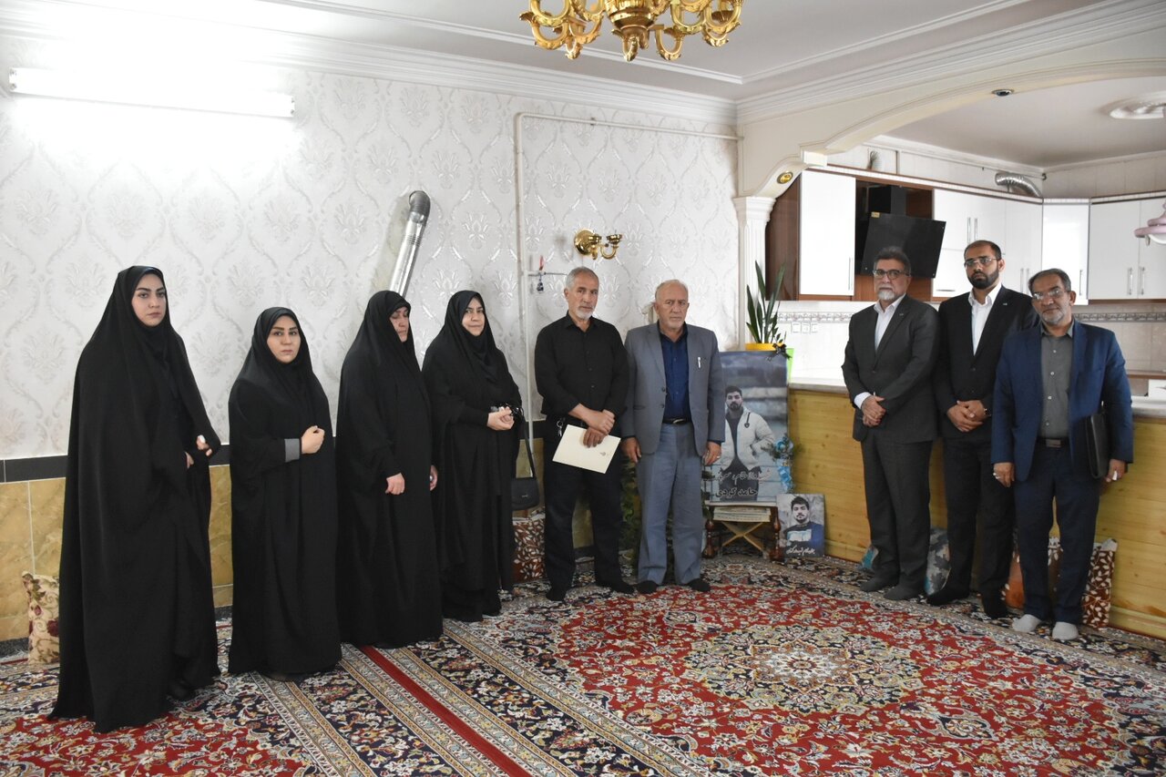 دیدار با خانواده جمعی از شهدای جنگ رمضان در شهرستان بروجرد