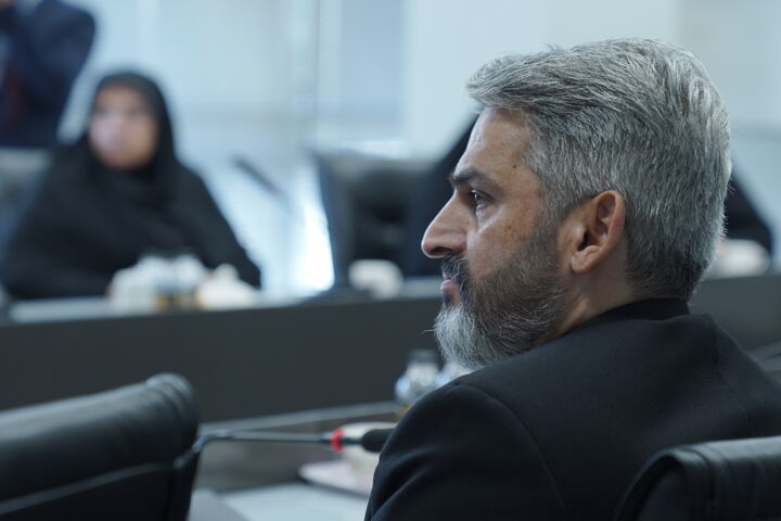 نشست هم اندیشی