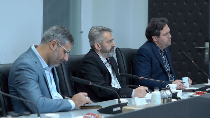 نشست هم اندیشی