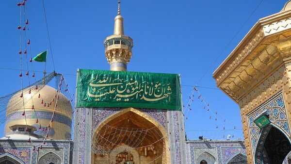 حال و هوای غدیر در حرم امام رضا(ع) پیچید+فیلم