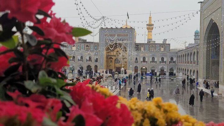 بارش باران در حرم مطهر رضوی در آستانه عید غدیر