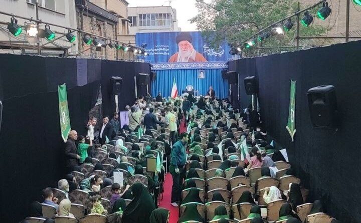 اجتماع خانواده شهدای سادات تهران در رواق کشوردوست برگزار شد