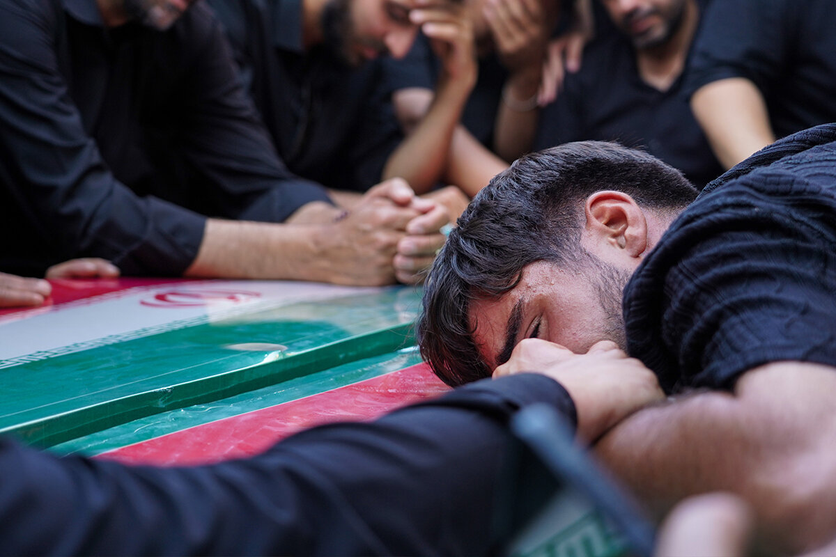مراسم تشییع پیکر مطهر شهیدان «حسین رمضانیان فردویی» و «محمد اویسی فردوئی»