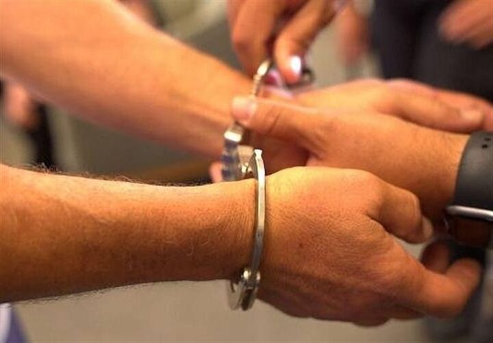 سقوط باندی که در تاریکی و ترافیک موبایل می‌قاپیدند