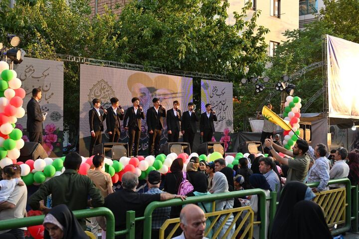 از برپایی استیج تا میزبانی از هزاران شهروند در موکب «محبان‌الرضا(ع)»
