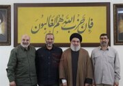 تصویری از فرماندهان هوافضای سپاه در کنار شهید سید حسن نصرالله