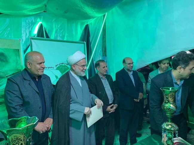 تجلیل از خانواده‌های شهدا و جانبازان سادات کردستان
