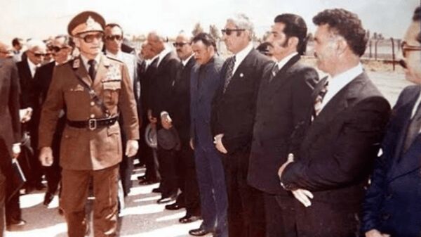پدر گفت «موش»، پسر می‌گوید «کارگر»
