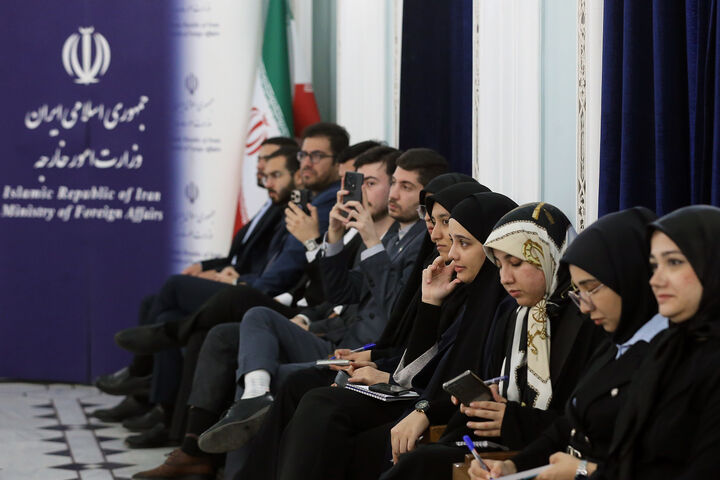 نشست خبری