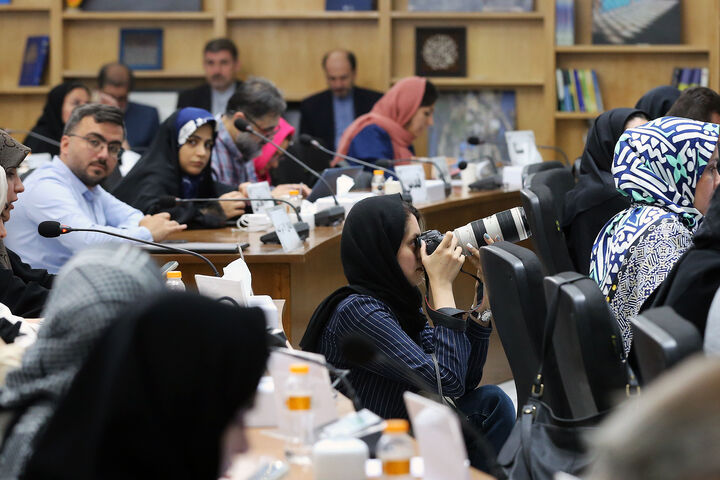 نشست خبری
