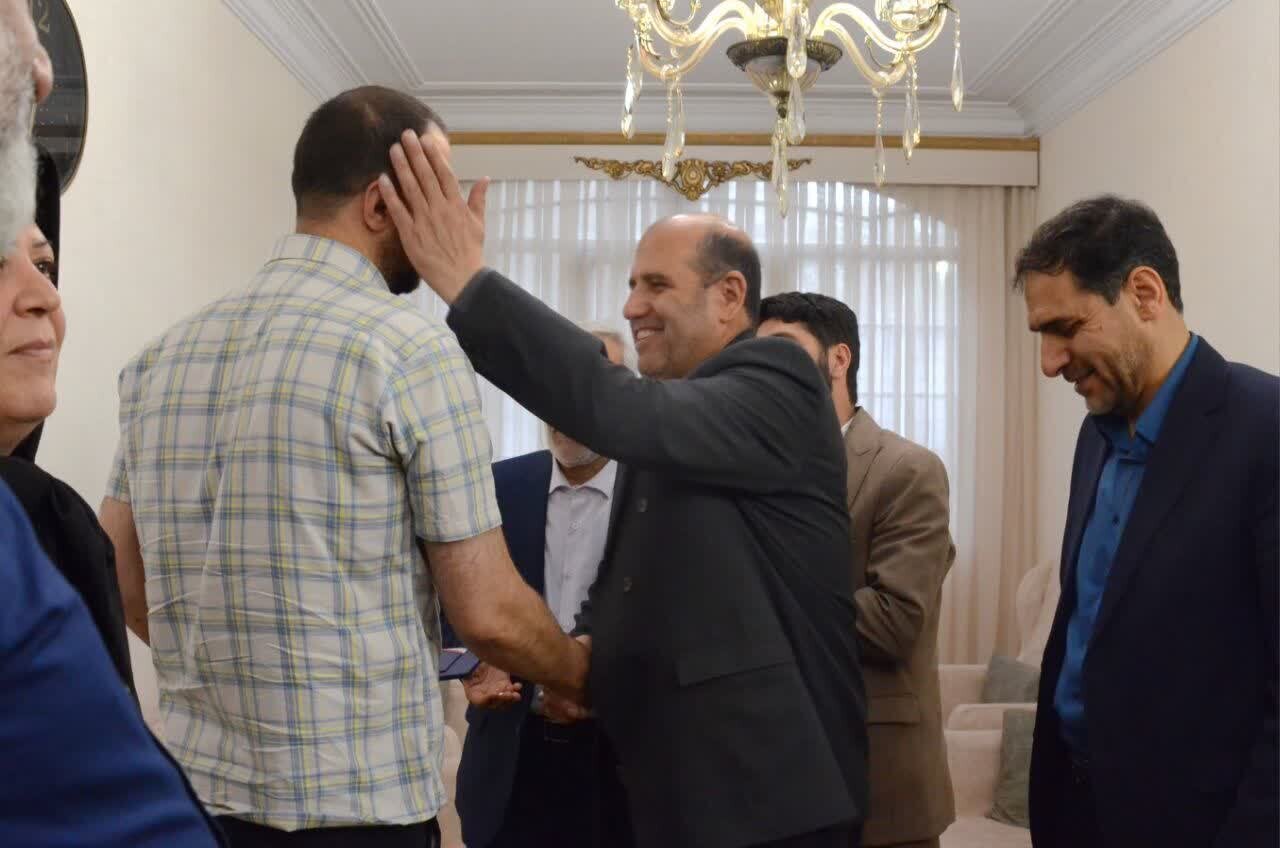 دیدار وزیر دادگستری و مدیران بنیاد شهید با خانواده شهدا