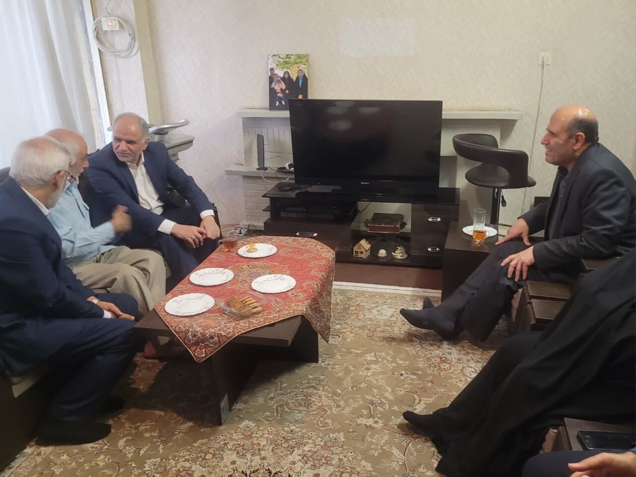 دیدار وزیر دادگستری و مدیران بنیاد شهید با خانواده شهدا