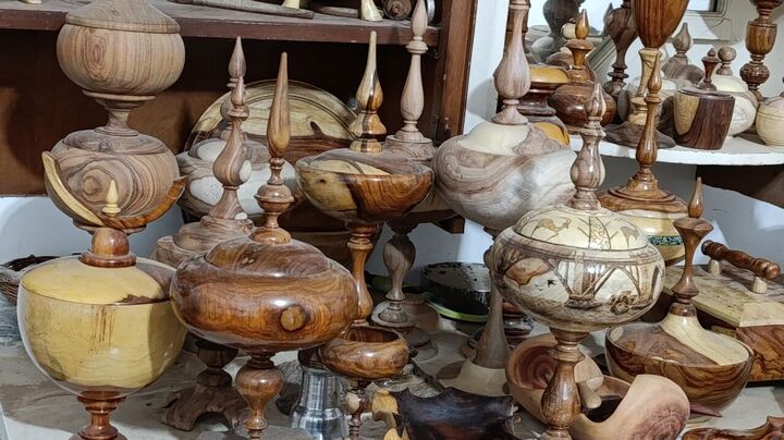 خراطی، مشق عشق روی تنه درختان