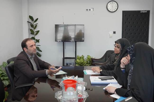 برنامه‌ریزی جهت معرفی نخبگان ایثارگر به جامعه