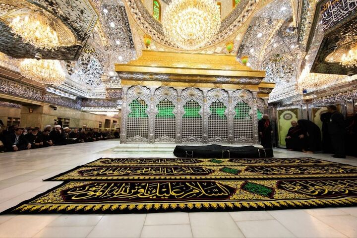 مراسم تعویض پوشش ضریح مطهر امام حسین(ع)
