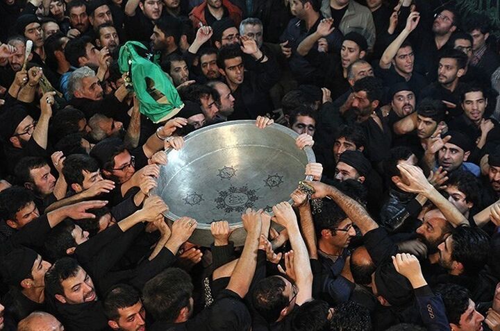 «الدخیل یا ابوالفضل»؛ روایتی از آیین کهن طشت‌گذاری در محرم