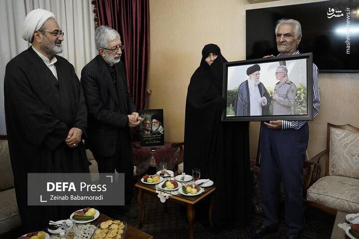 عکس/ حضور حدادعادل منزل سردار شهید محمد شیرازی