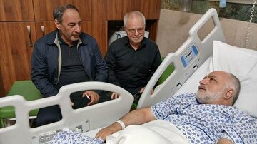 عیادت مشاور پیگیری امور خانواده شهدا از جانباز ۵۰ درصد