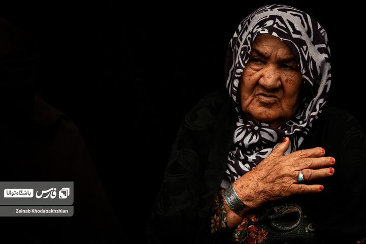 سادات اخوی