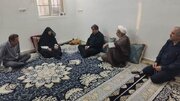 دیدار مدیرکل بنیاد شهید بوشهر با دو خانواده شهید در شهر بنک کنگان
