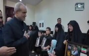 دیدار رئیس‌جمهور با خانواده‌های معظم شهدا در شب دهم ماه محرم‌الحرام در حرم مطهر امام خمینی(ره)