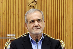 رئیس جمهور وارد قم شد