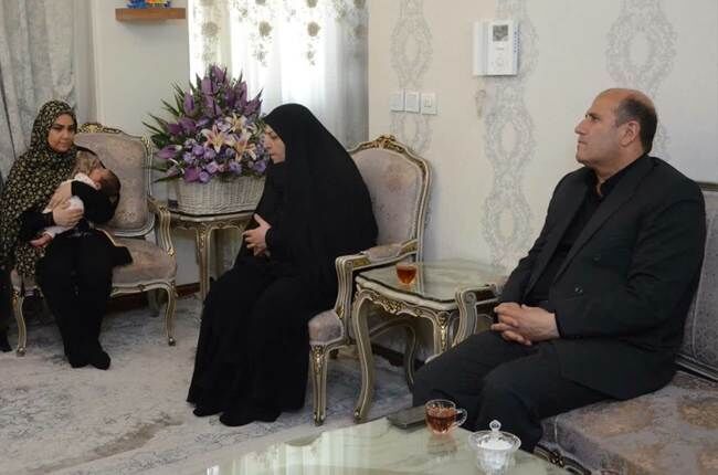دیدار معاون تعاون و امور اجتماعی بنیاد شهید با خانواده «شهید اثنی‌عشری»