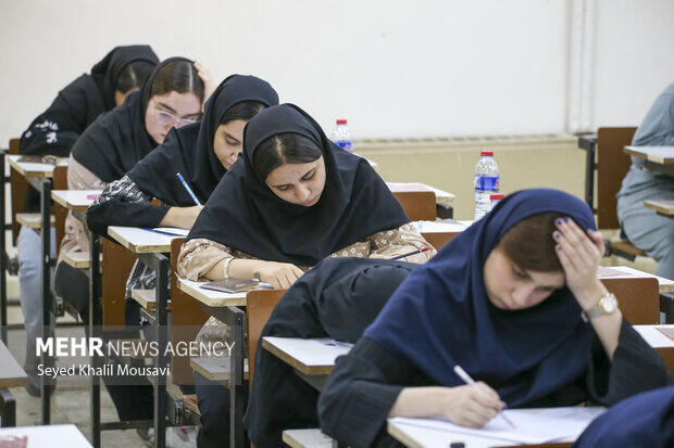 از اعتراض دانش‌آموزان تا دفاع مسئولان