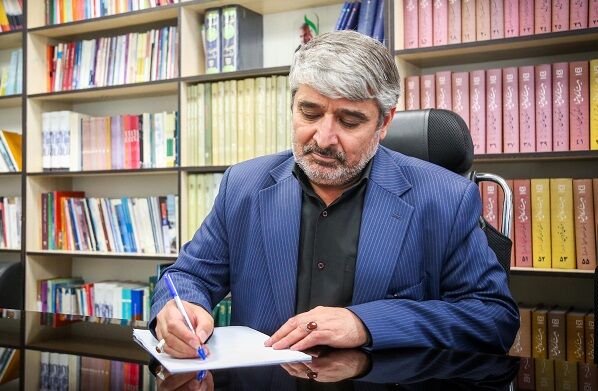 پیام تسلیت مدیرکل اسناد و انتشارات بنیاد شهید در پی درگذشت شاعر متعهد و انقلابی، خانم سیمین‌دخت وحیدی