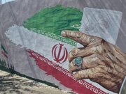 مزین شدن ورودی مراسم تشییع در منطقه ۸ با نقاشی‌های دیواری “رهبر شهید”