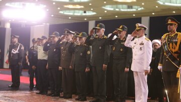 وداع فرماندهان ارشد نیروهای مسلح با فرمانده شهید کل قوا