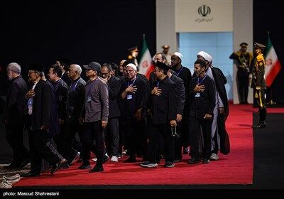 ادای احترام هیئت‌های خارجی به قائد شهید امت