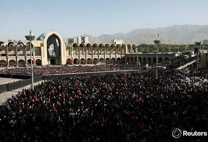 بدرقه باشکوه رهبر شهید از دید عکاسان خارجی