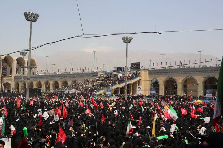 خدمات درمانی و امدادی مؤسسه ایثار در مسیر تردد زائران تشییع