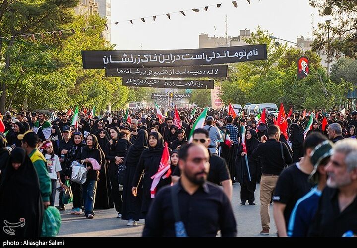 وداع با رهبر امت