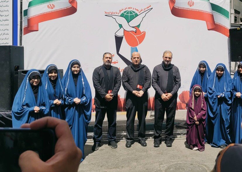 موکب اداره کل بنیاد شهید و امور ایثارگران تهران میزبان بدرقهکنندگان رهبر شهید+عکس