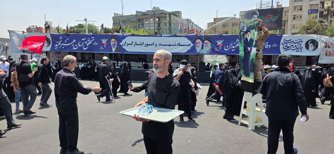 برپایی موکب سازمان فرهنگی، هنری، ورزشی و سیاحتی کوثر با همکاری بنیاد شهید و امور ایثارگران