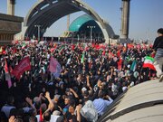 حضور باشکوه مردم برای اقامه نماز بر پیکر رهبر شهید انقلاب