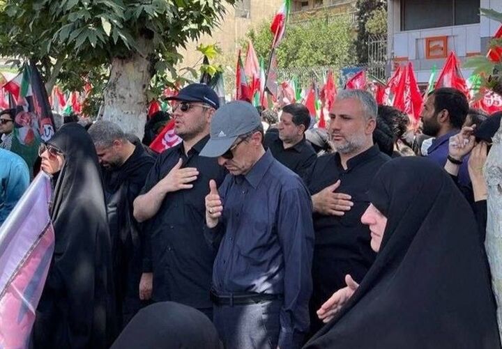 حضور فتاح در مراسم تشییع رهبر شهید