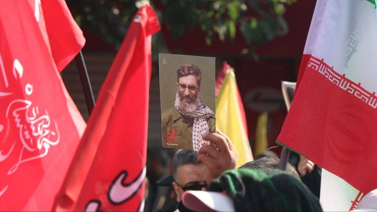 برگزاری مراسم تشییع باشکوه رهبر شهید با حضور گسترده مردم
