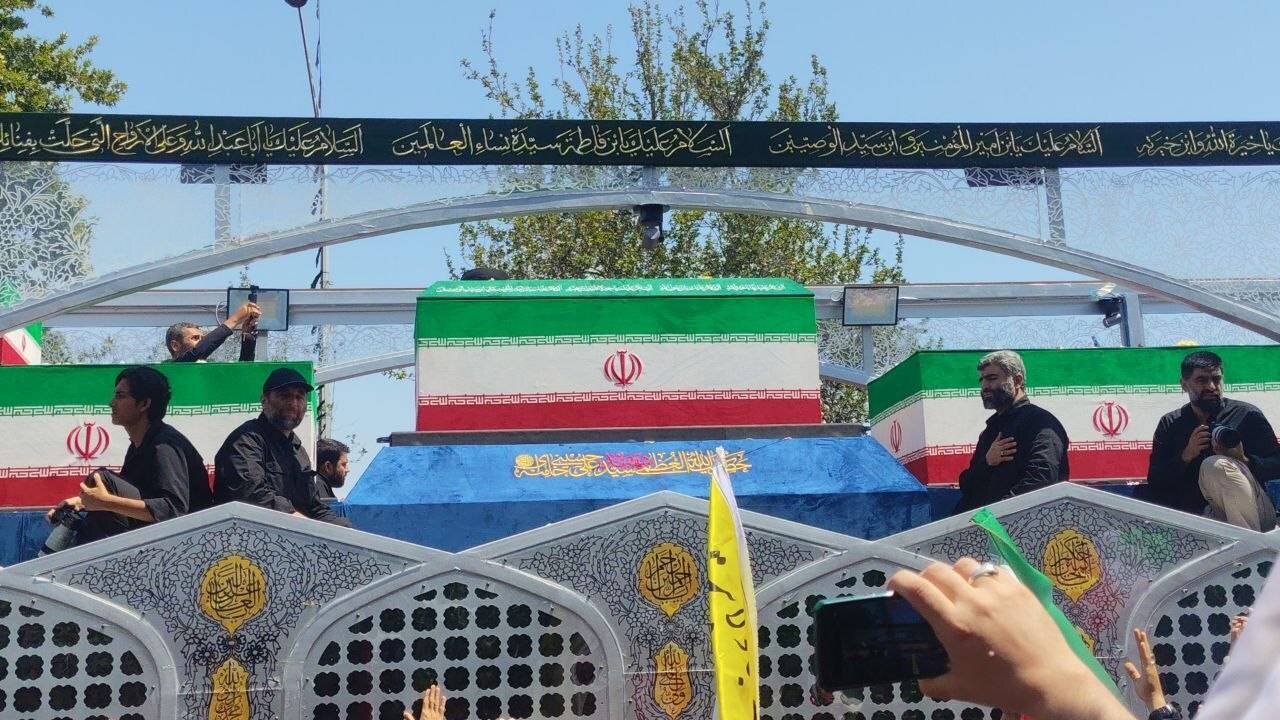 برگزاری مراسم تشییع باشکوه رهبر شهید با حضور گسترده مردم