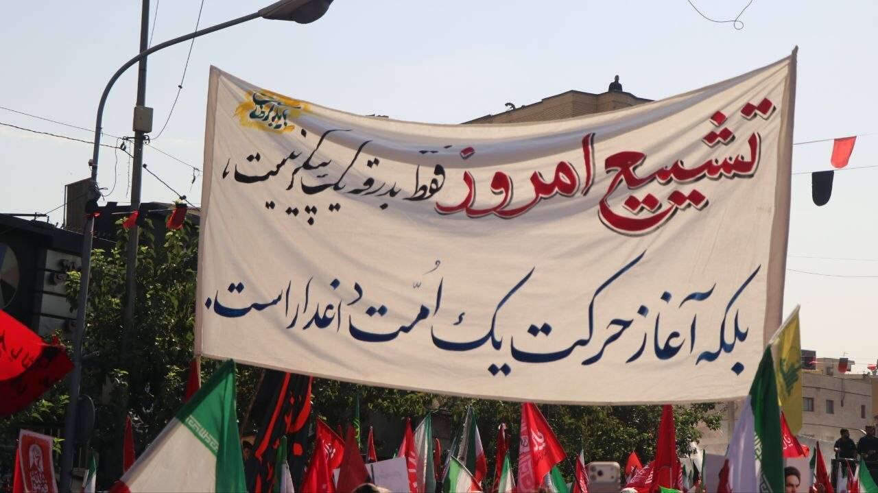 برگزاری مراسم تشییع باشکوه رهبر شهید با حضور گسترده مردم